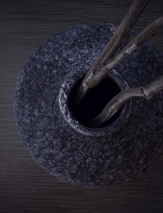 madam-stoltz-wasabi-vase-lancome-paris